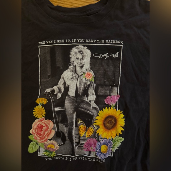 Dolly Parton Tops - Medium‎ Dolly Parton tshirt